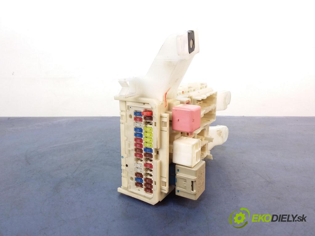 Toyota Auris 2007 skříňka Pojistky 82730-02140-A