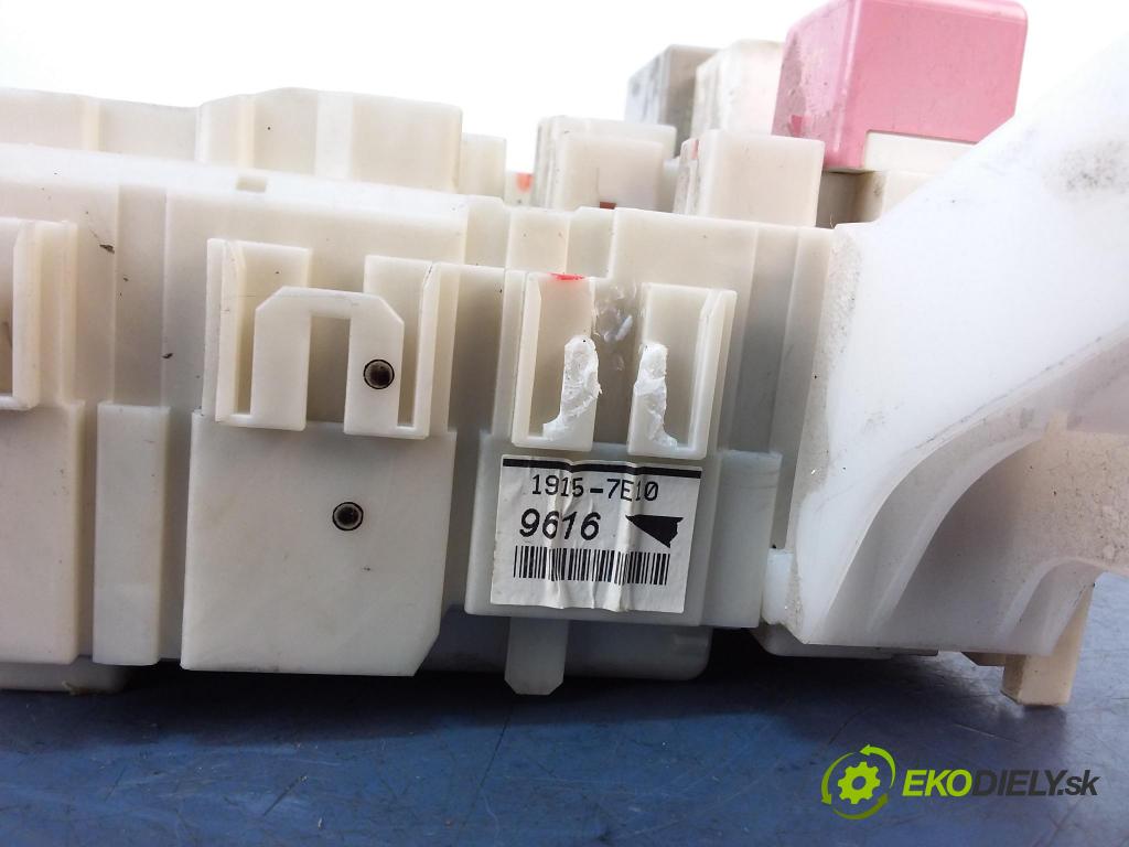 Toyota Auris 2007 skrinka Poistky: 82730-02140-A