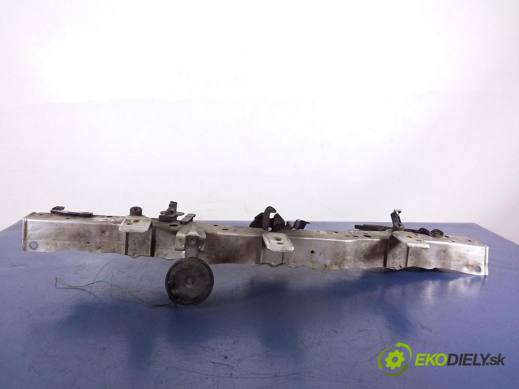 Toyota Auris 2007 výstuha Predné: / pas predný