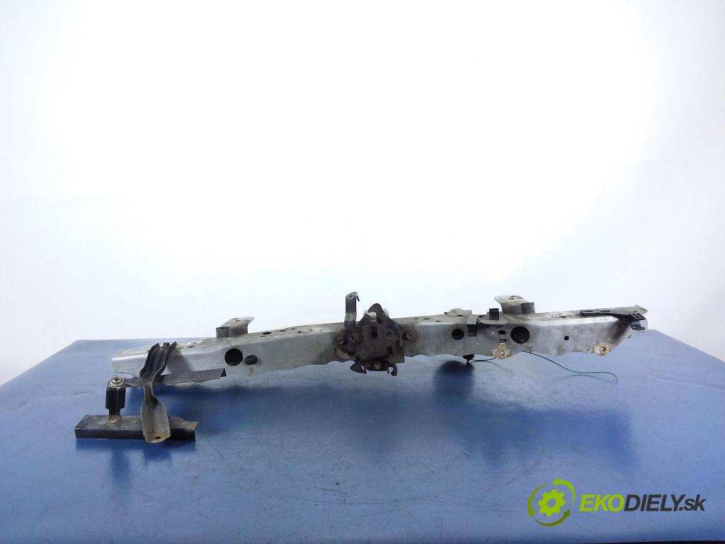 Toyota Auris 2007 výstuha Predné: / pas predný