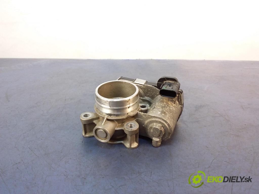 Opel Astra 2016 klapka 12671379AA