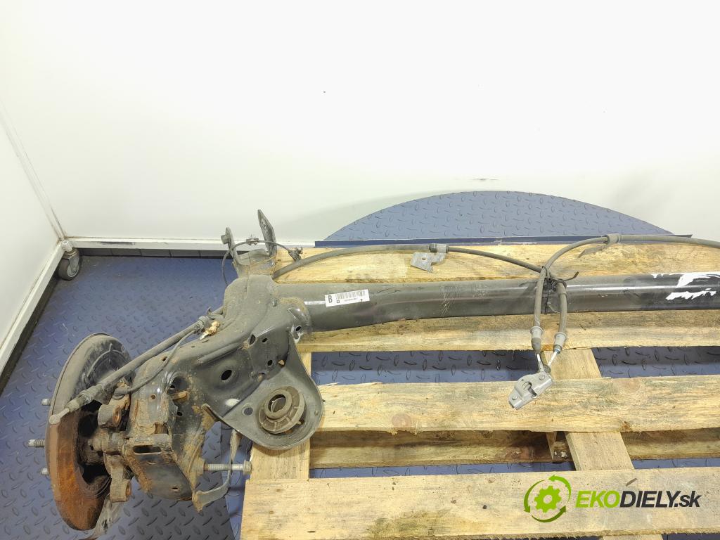 Opel Astra 2016 výstuha Pozastavenia: zad 01