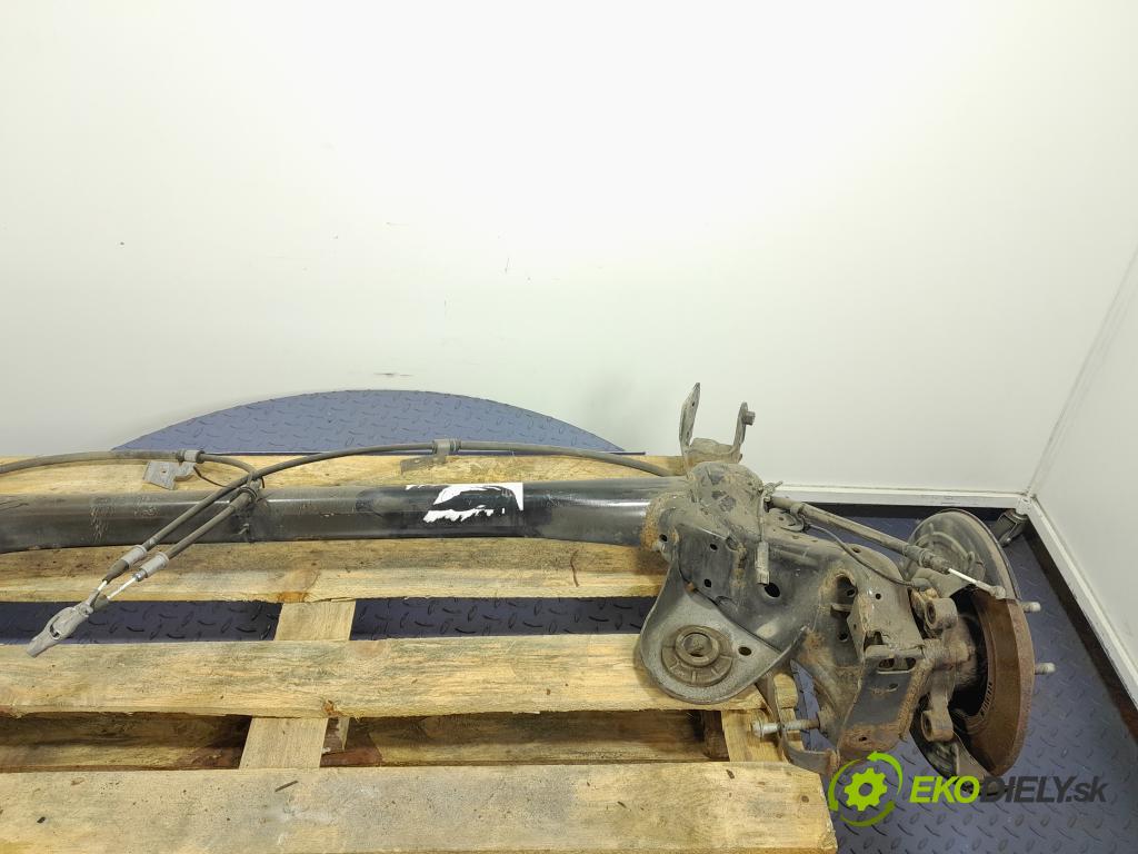 Opel Astra 2016 výstuha Pozastavenia: zad 01