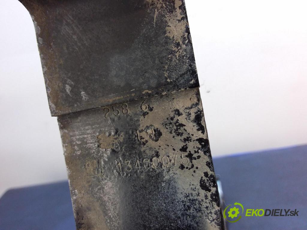 Opel Astra 2016 Nádrž: paliva 