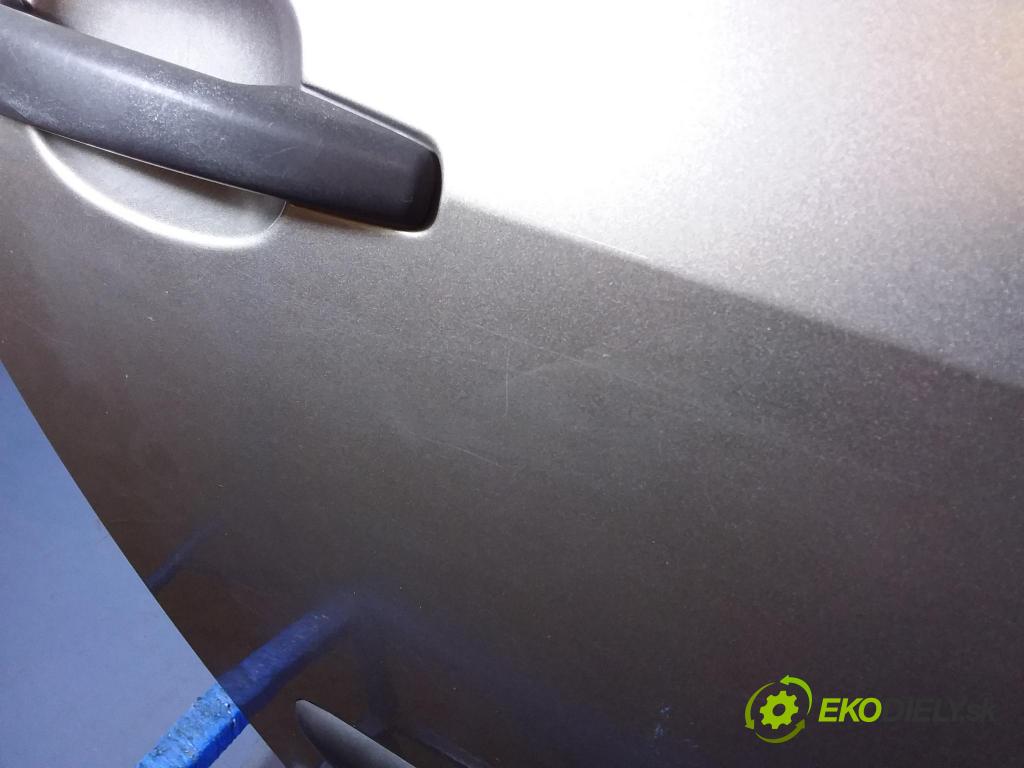 Peugeot 407 2005 dveře Zad: prave