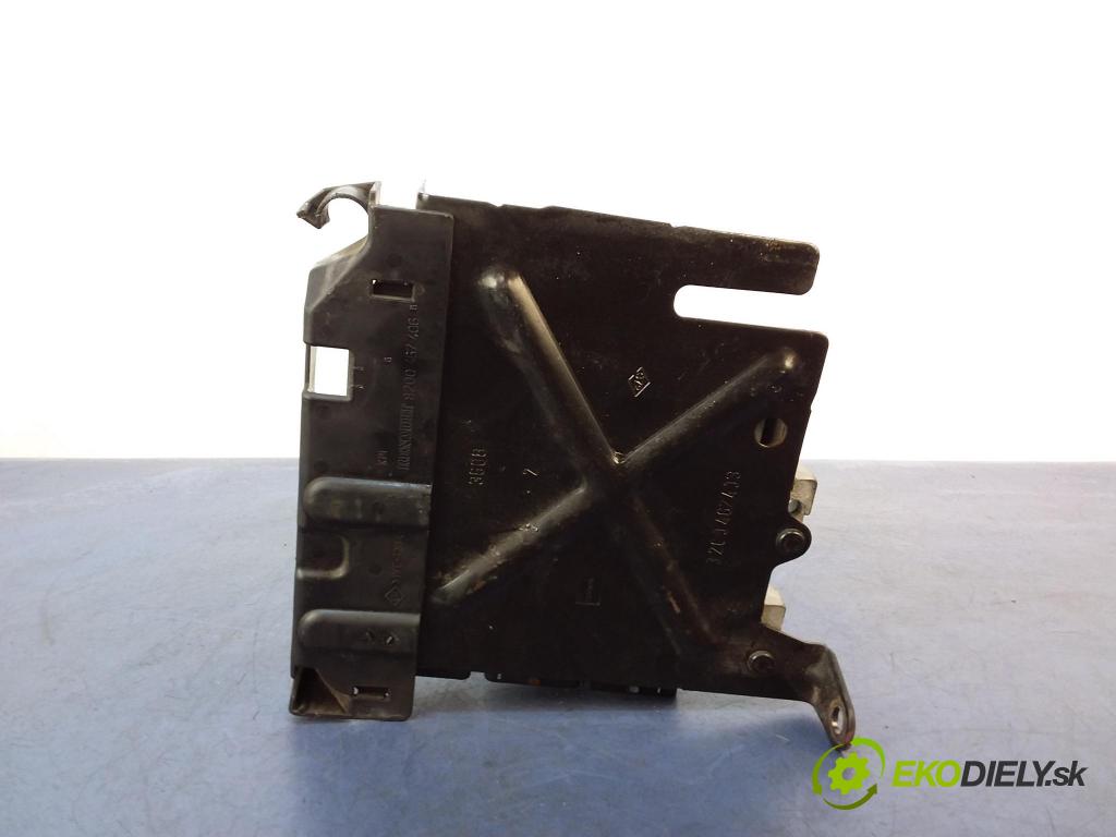 Renault Megane scenic 2008 riadiaca jednotka Motor: 8200847131