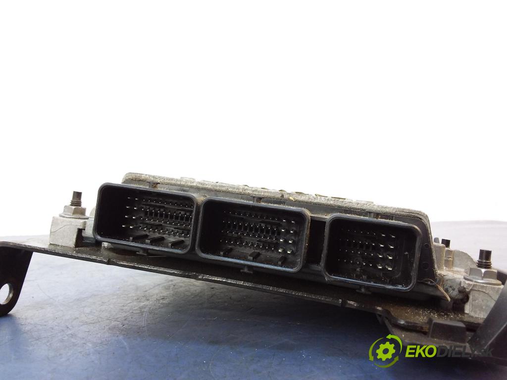 Renault Megane scenic 2008 řídící jednotka Motor: 8200847131