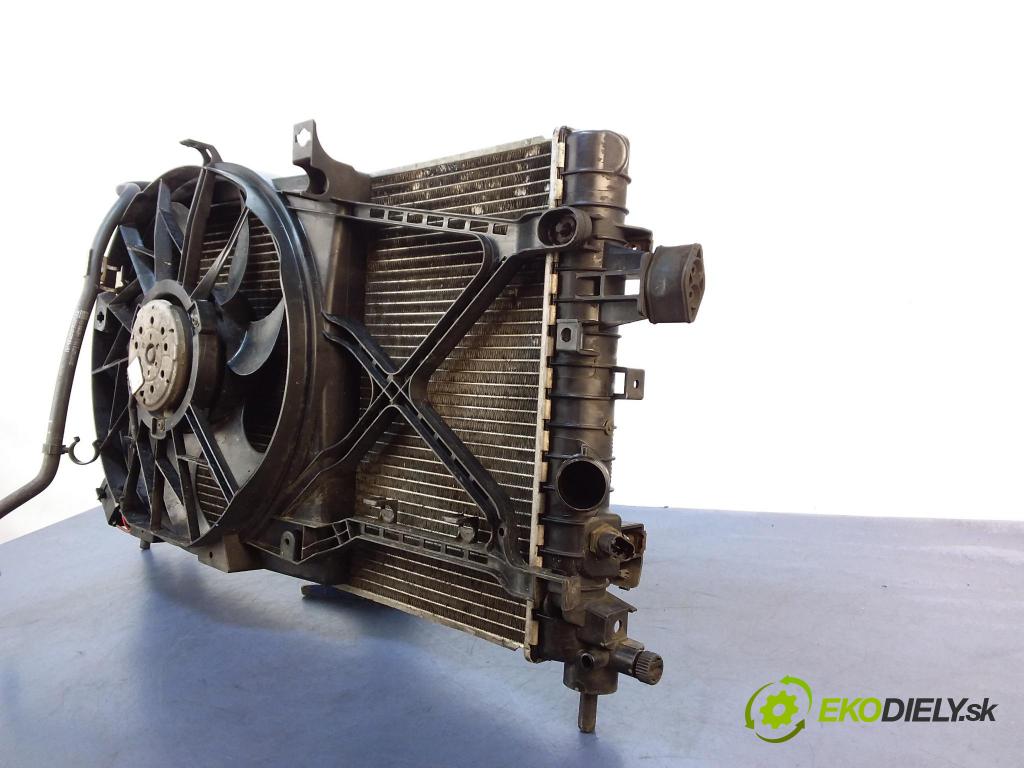 Opel Astra 2009 chladič Voda: