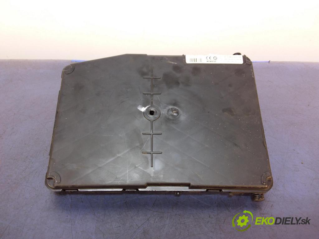 Renault Megane scenic 2005 riadiaca jednotka 8200525385