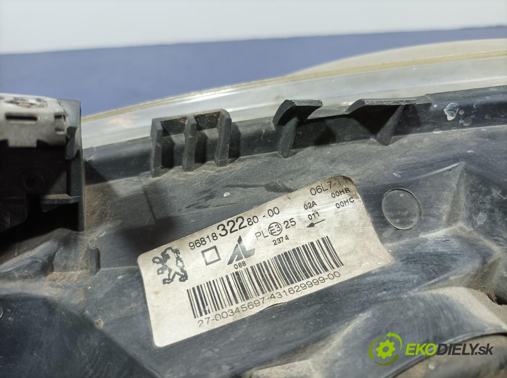 Peugeot 307 2007 Reflektor: Vľavo: 9681832280