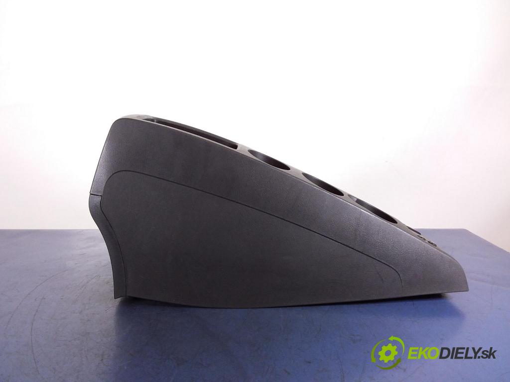 Toyota Corolla verso 2005 Tunel: Střední: 58911-0F010