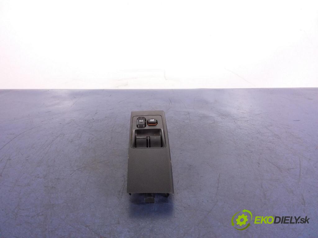 Toyota Corolla verso 2005 prepínač Okná: 84820-0F040