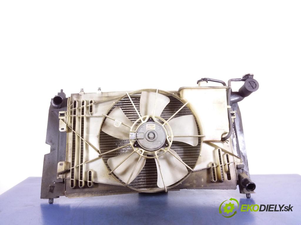 Toyota Corolla verso 2005 chladič Voda: