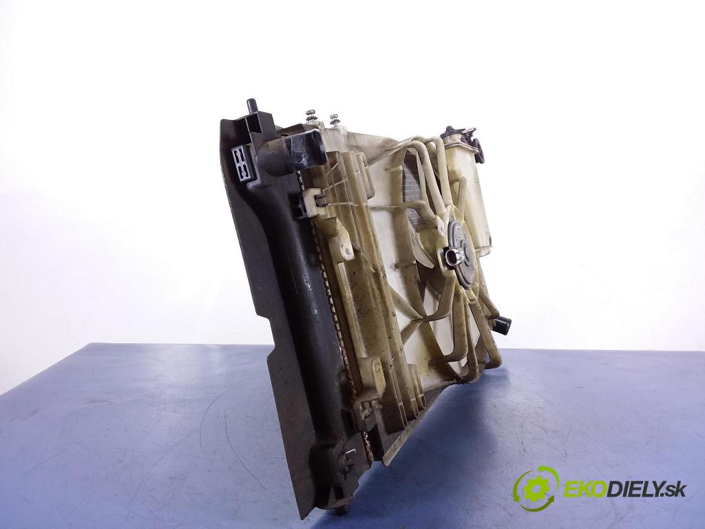 Toyota Corolla verso 2005 chladič Voda: