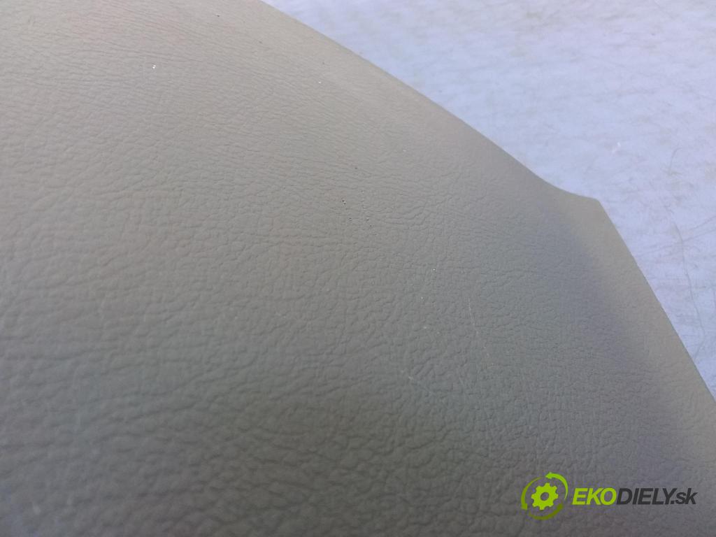 Toyota Corolla verso 2005 kokpit,pristrojová doska 