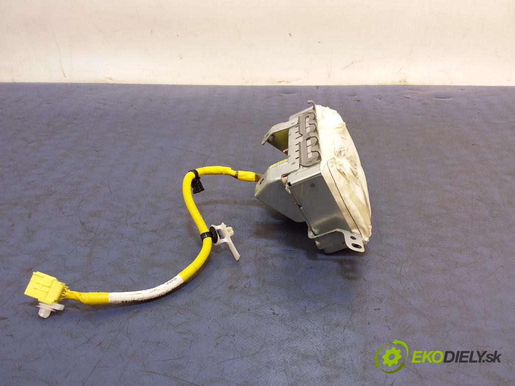 Toyota Corolla verso 2005 kokpit,pristrojová doska