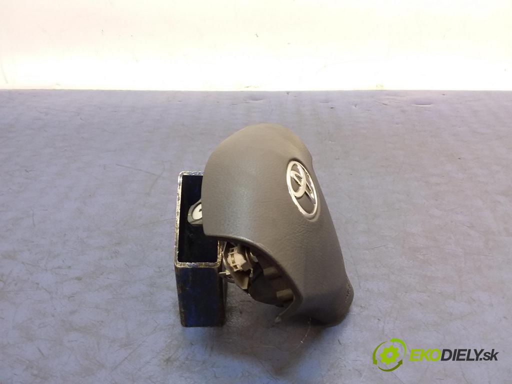 Toyota Corolla verso 2005 kokpit,pristrojová doska