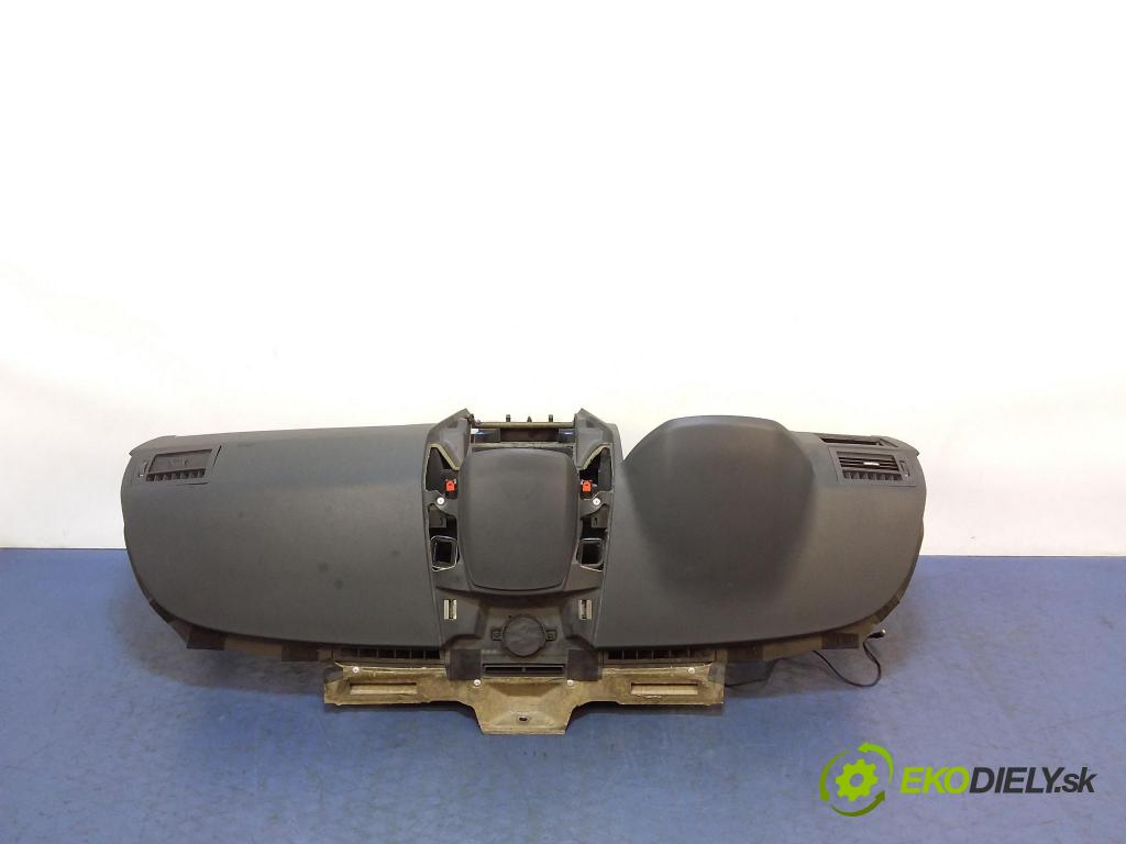 Opel Zafira 2006 kokpit,pristrojová doska