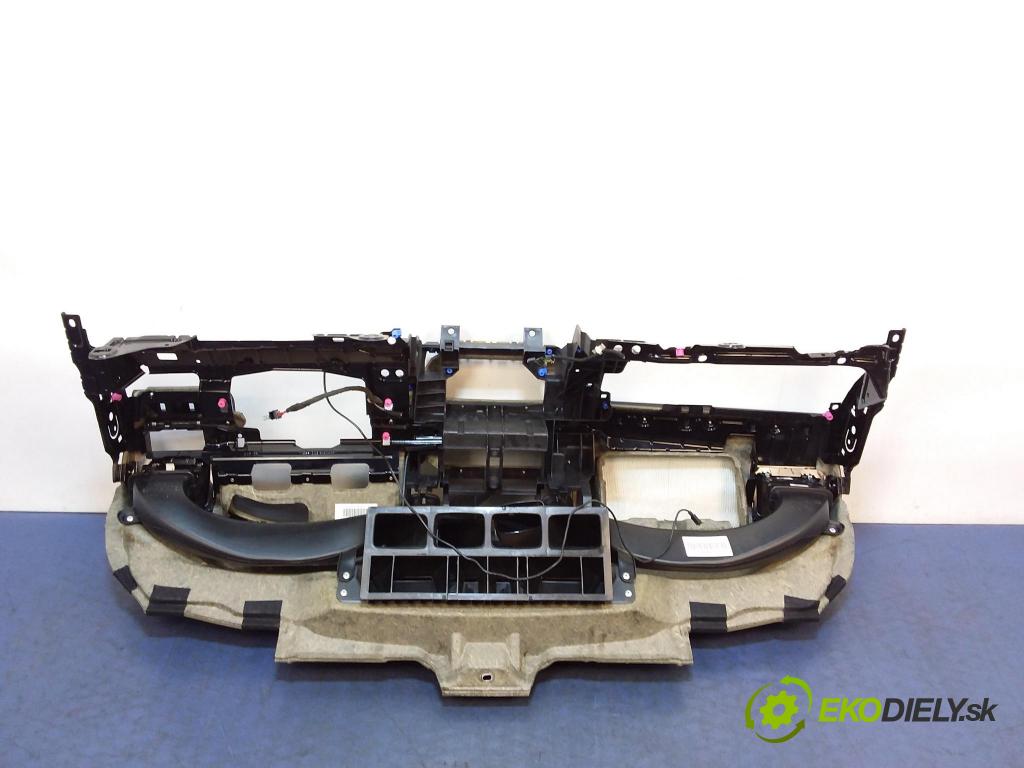 Opel Zafira 2006 kokpit,pristrojová doska