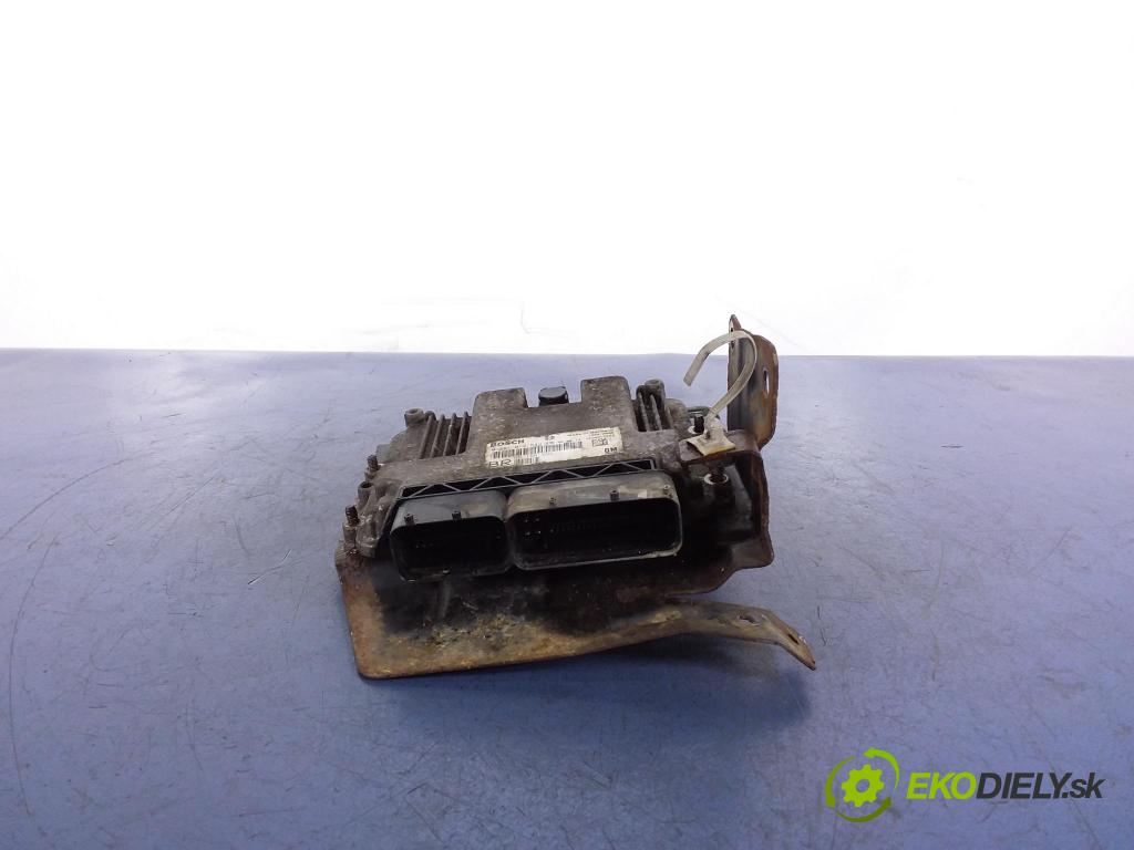 Opel Zafira 2006 riadiaca jednotka Motor: 0281012549