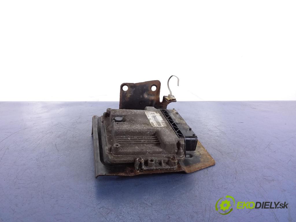 Opel Zafira 2006 riadiaca jednotka Motor: 0281012549