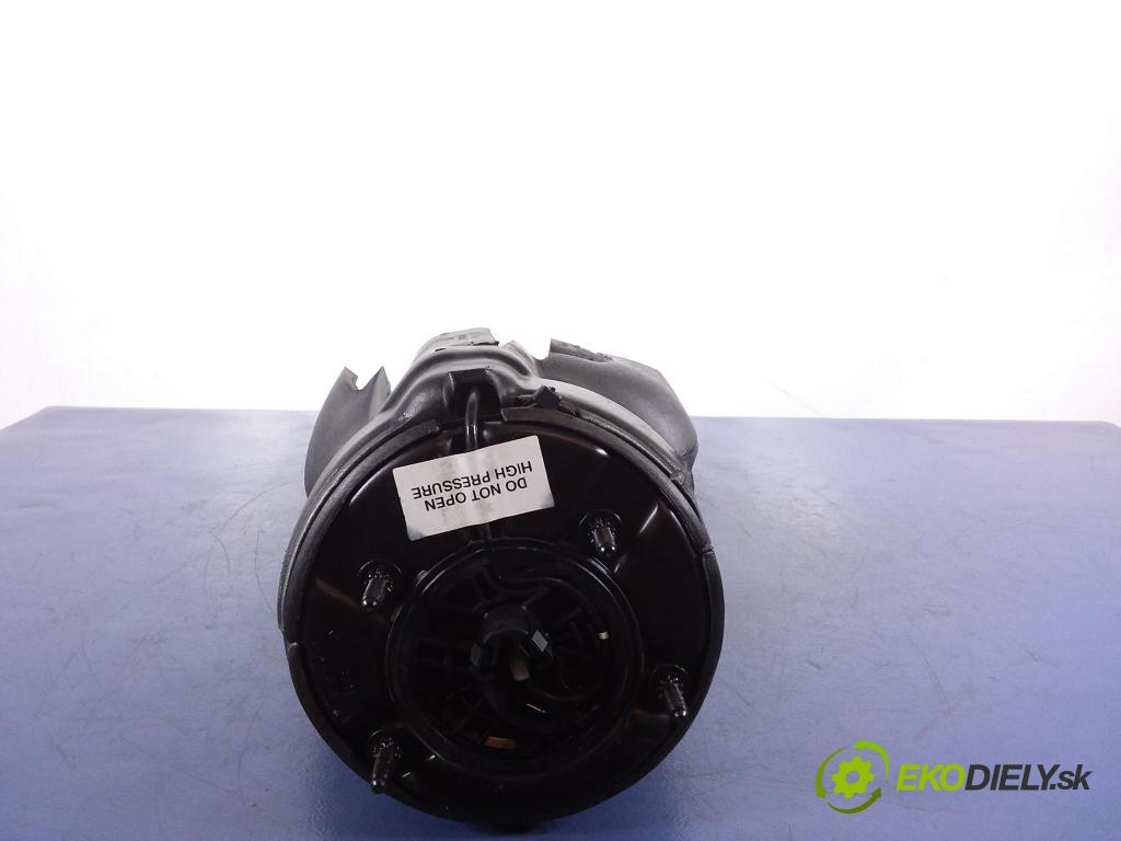 Audi A8 2013 tlmič zad Vľavo.: 4H0616001N