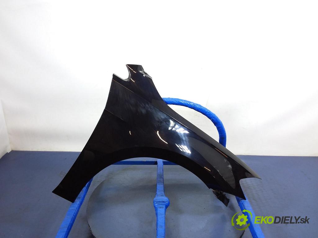 Vw Golf 2018 blatník Predné v pravo: