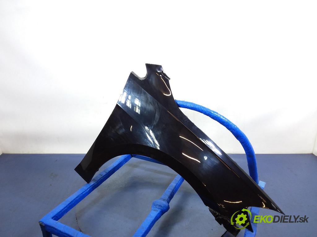 Vw Golf 2018 blatník Predné v pravo: