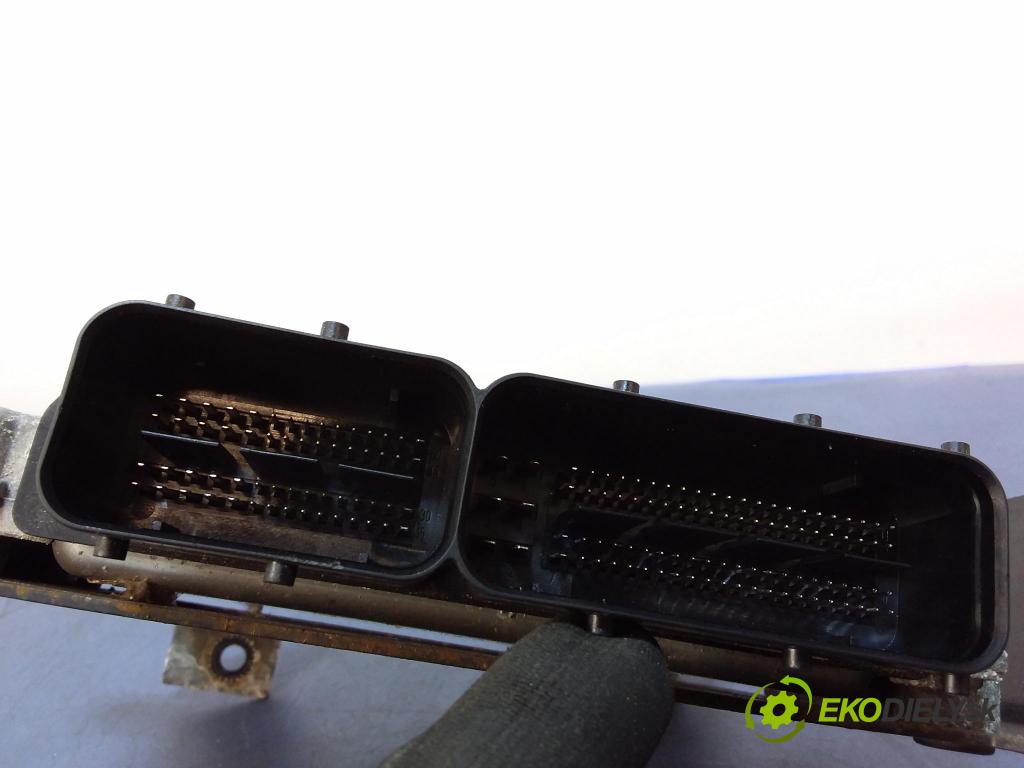 Ssangyong Xlv 2017 riadiaca jednotka Motor: 6735401032