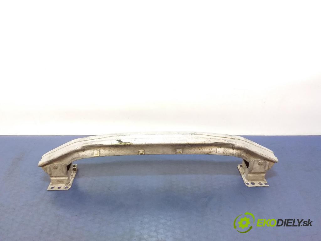 Audi A8 2002 výztuha narazník před