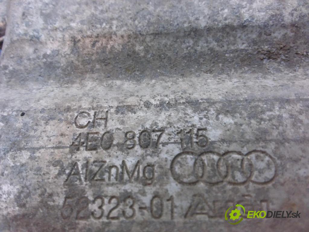 Audi A8 2002 výztuha narazník před 