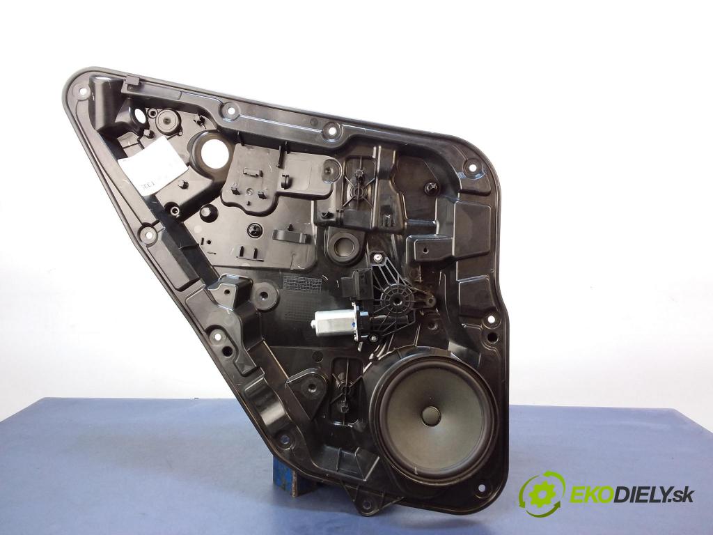 Mercedes A-klasa 2017 mechanismus stahování Sklenka: Zad: Levý: a1767330100