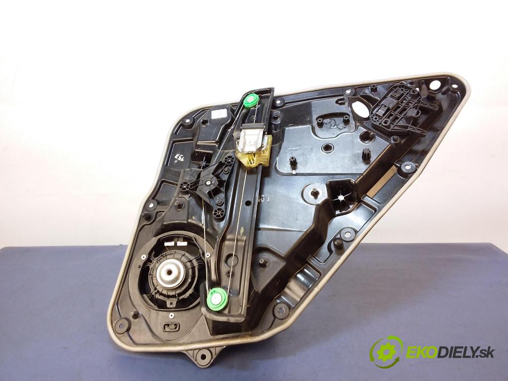 Mercedes A-klasa 2017 mechanismus stahování Sklenka: Zad: Levý: a1767330100