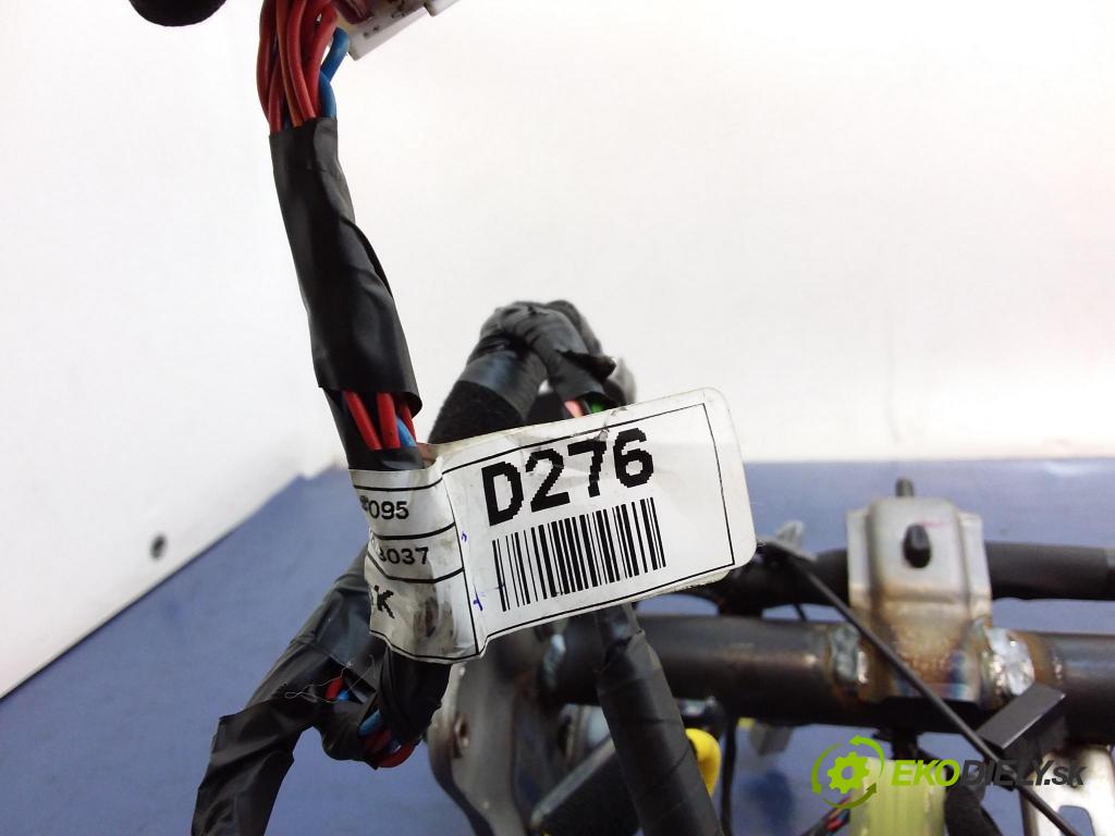 Kia Ceed 2014 kokpit,pristrojová doska 84410-A2000