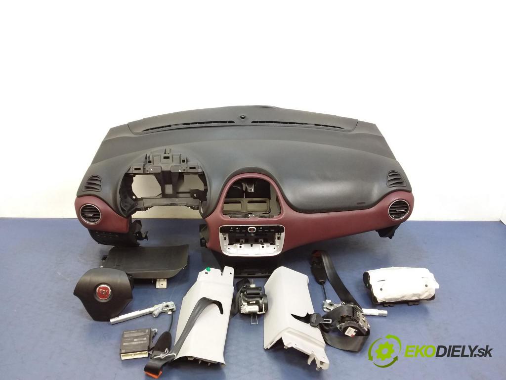 Fiat Punto 2010 kokpit,pristrojová doska
