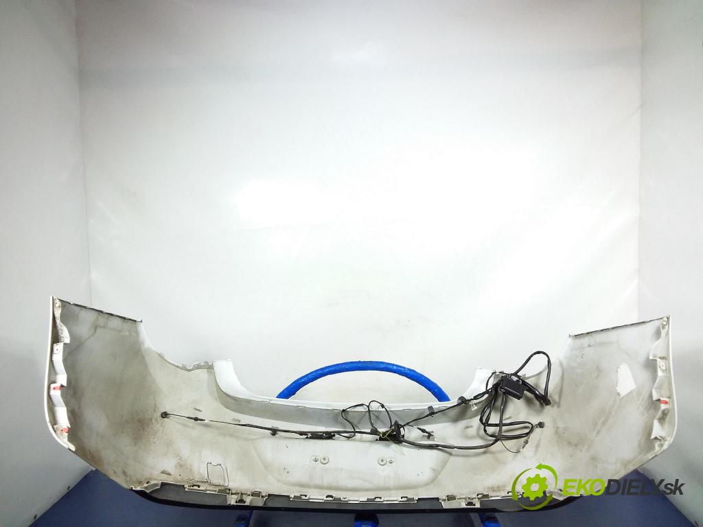 Opel Astra 2016 nárazník Zad: