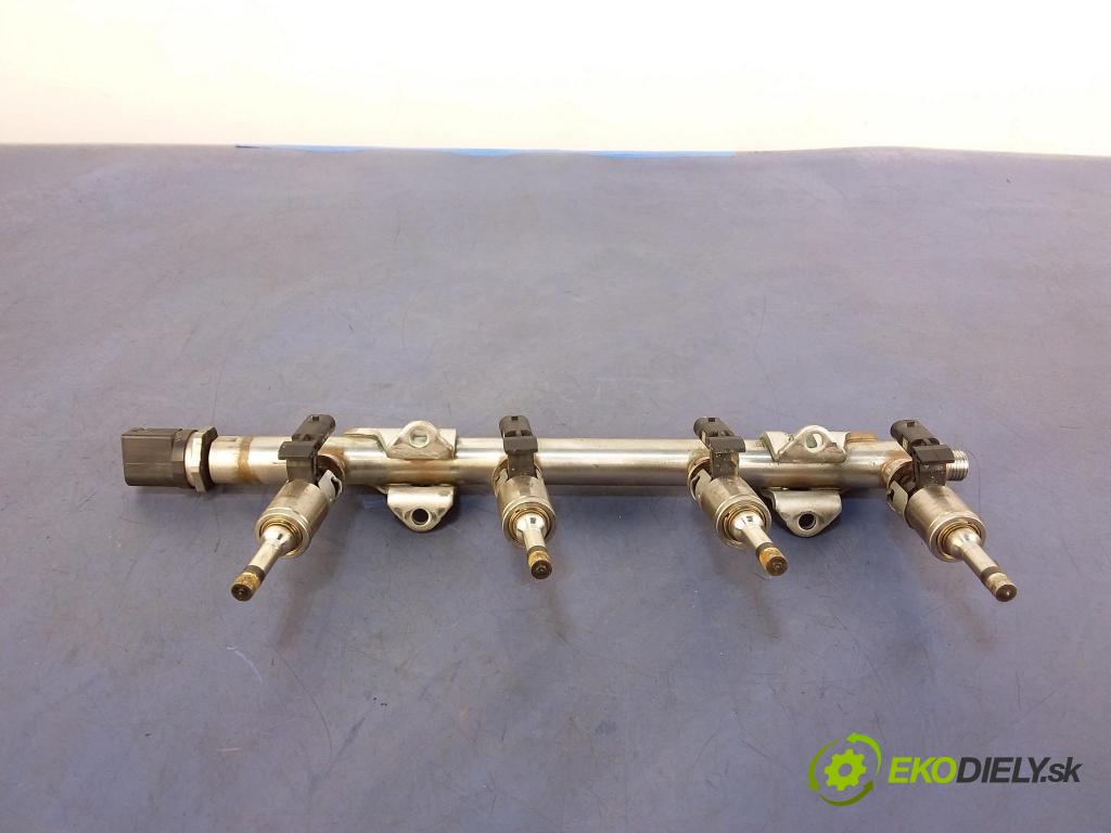 Skoda Octavia 2018 lišta Zásobování 04E133320D