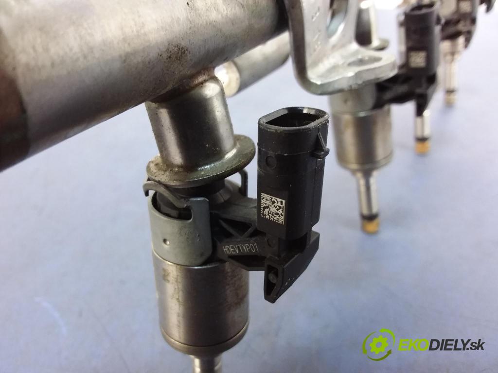 Skoda Octavia 2018 lišta Zásobování 04E133320D