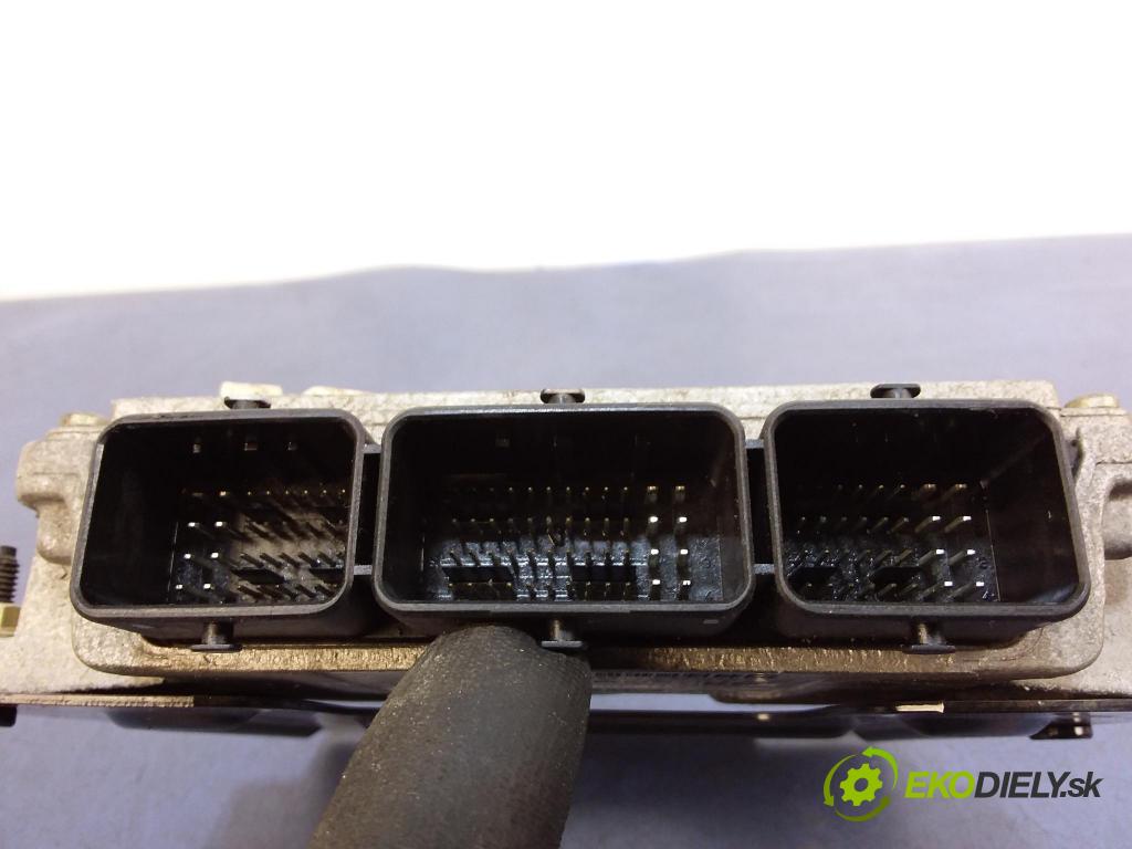 Peugeot 307 2004 riadiaca jednotka Motor: 9657009280