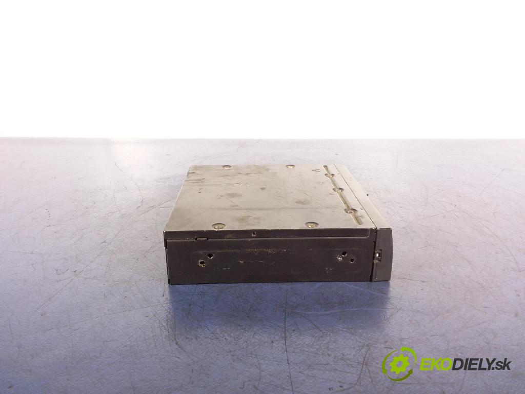 Volvo Xc90 2004 Radio I Navigácia: 30679699
