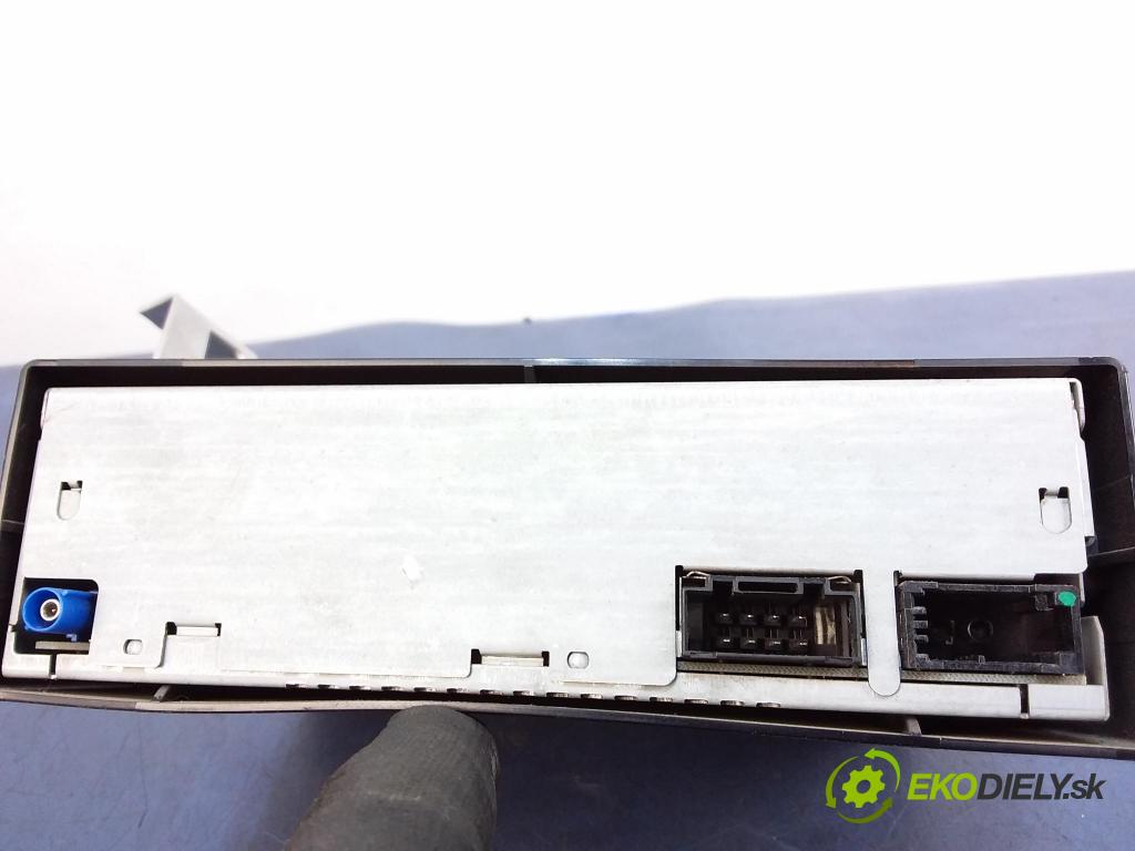 Audi A8 2003 Radio I Navigácia: 4E0919977