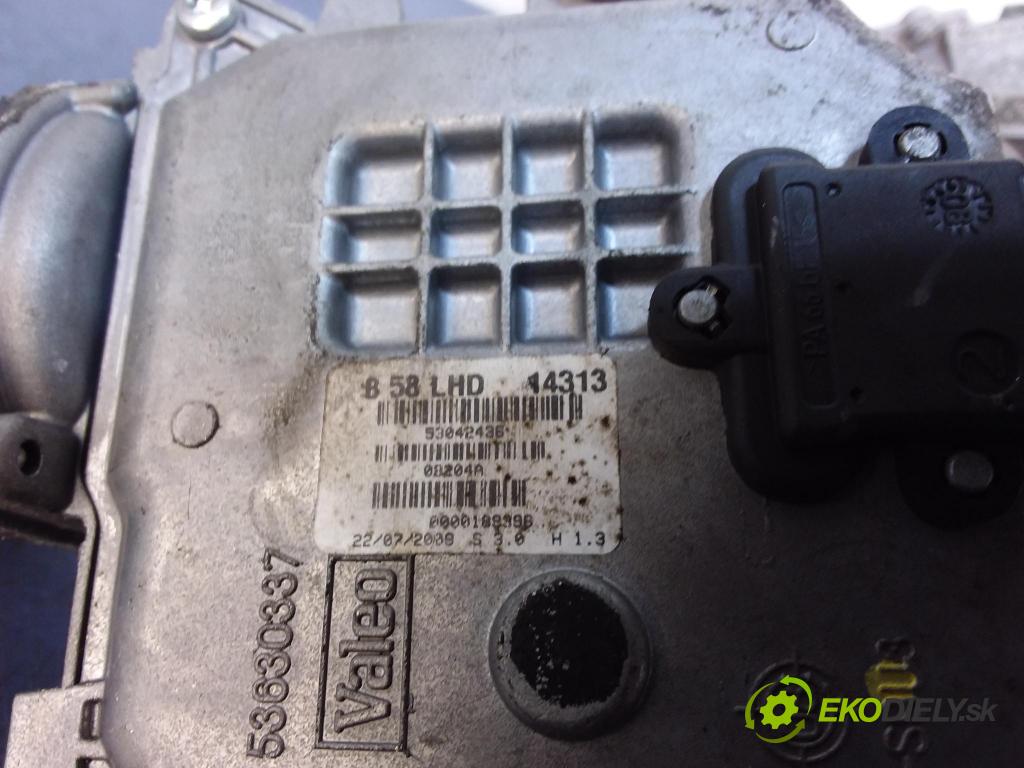 Citroen C4 picasso 2009 mechanizmus motor: Stierače: Predné 9687622080