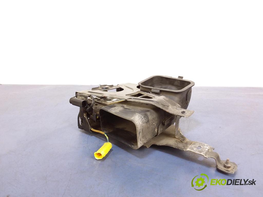 Bmw Seria 5 2010 zámek masky: 7184441