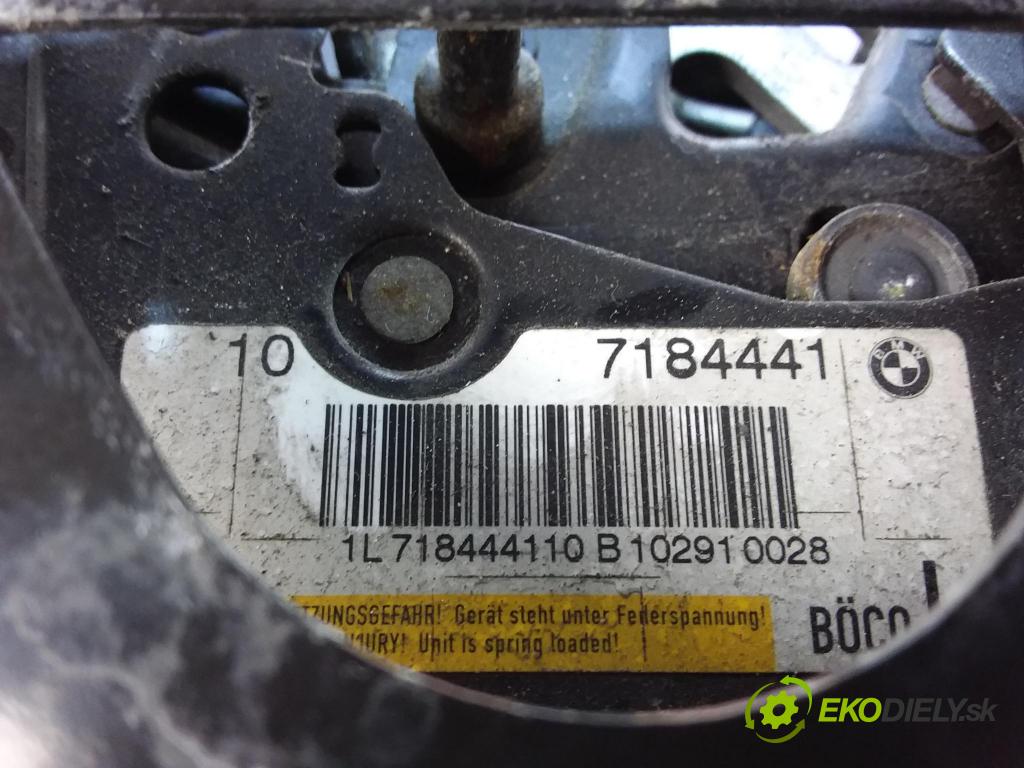 Bmw Seria 5 2010 zámek masky: 7184441
