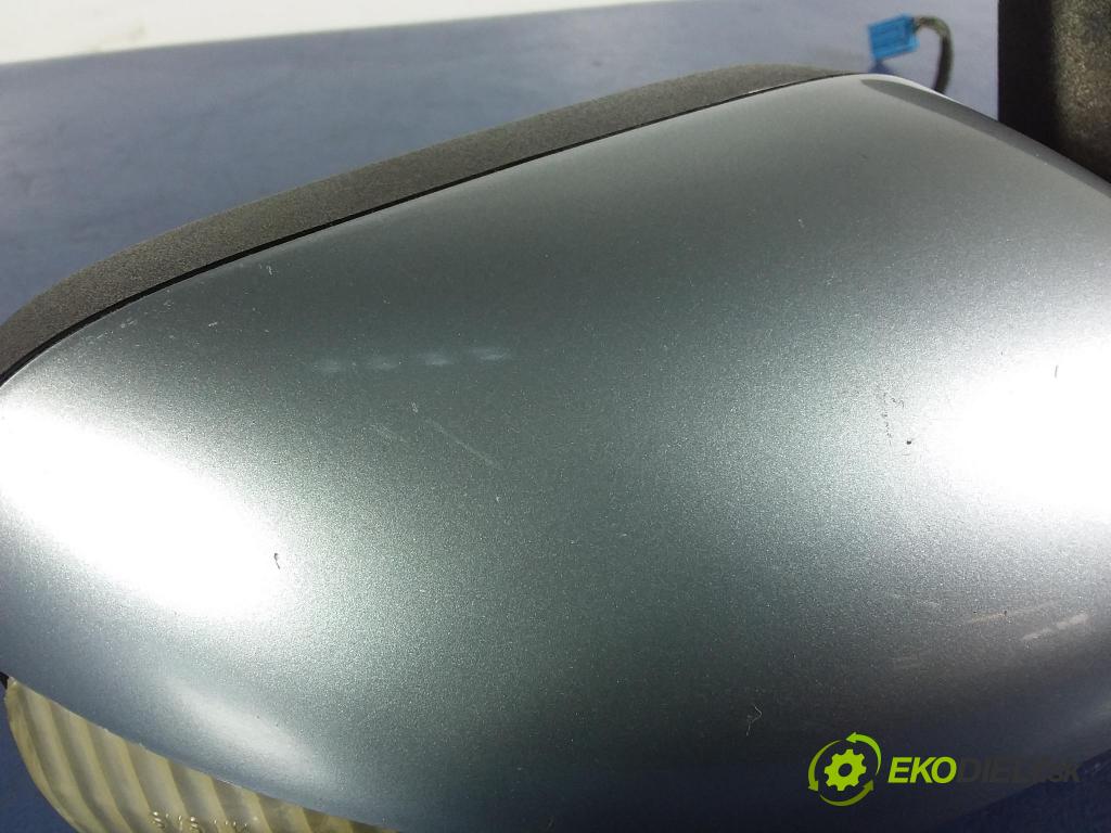 Volvo V50 2005 zrkadlo pravé 30744574