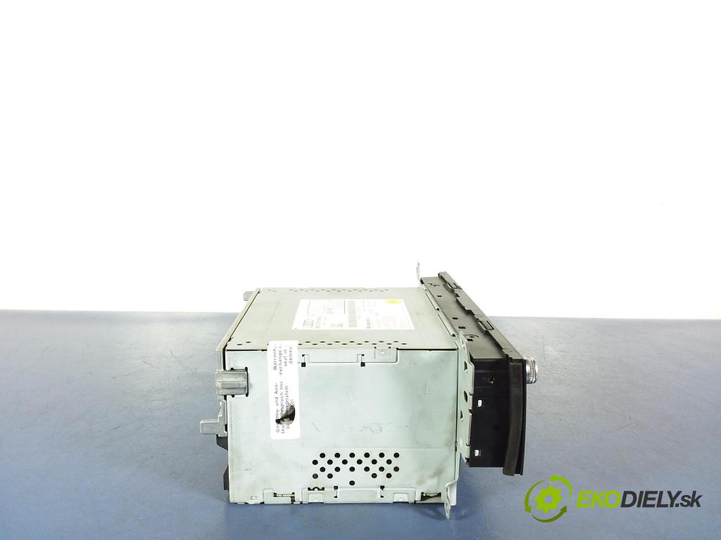 Audi A4 2012 Radio I Navigácia: 8R1035186B