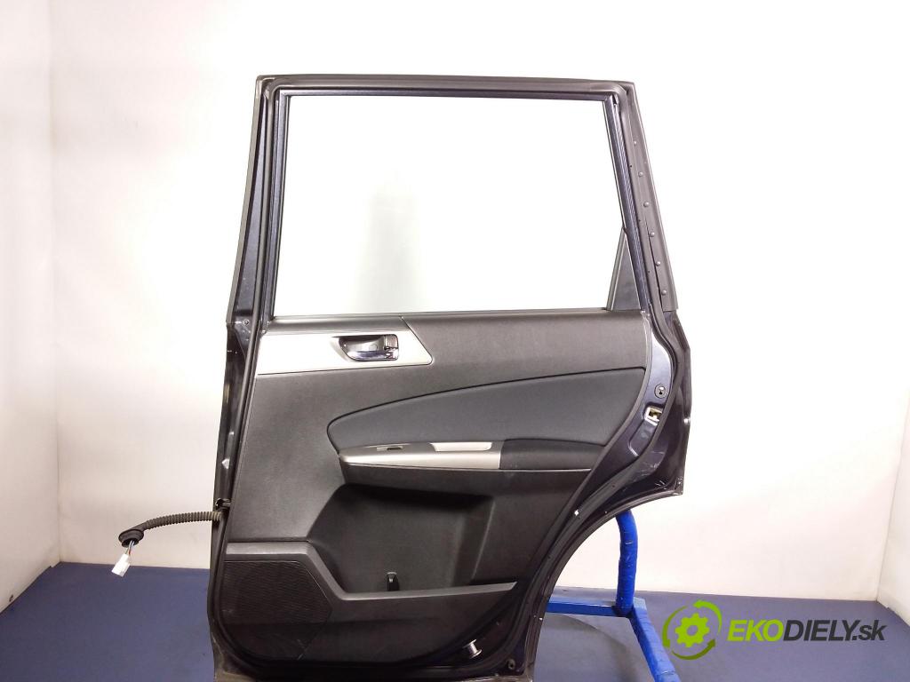 Subaru Forester 2009 dvere zad Správny: