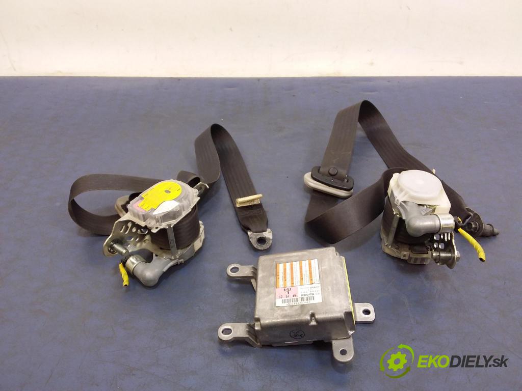 Subaru Forester 2009 kokpit,pristrojová doska