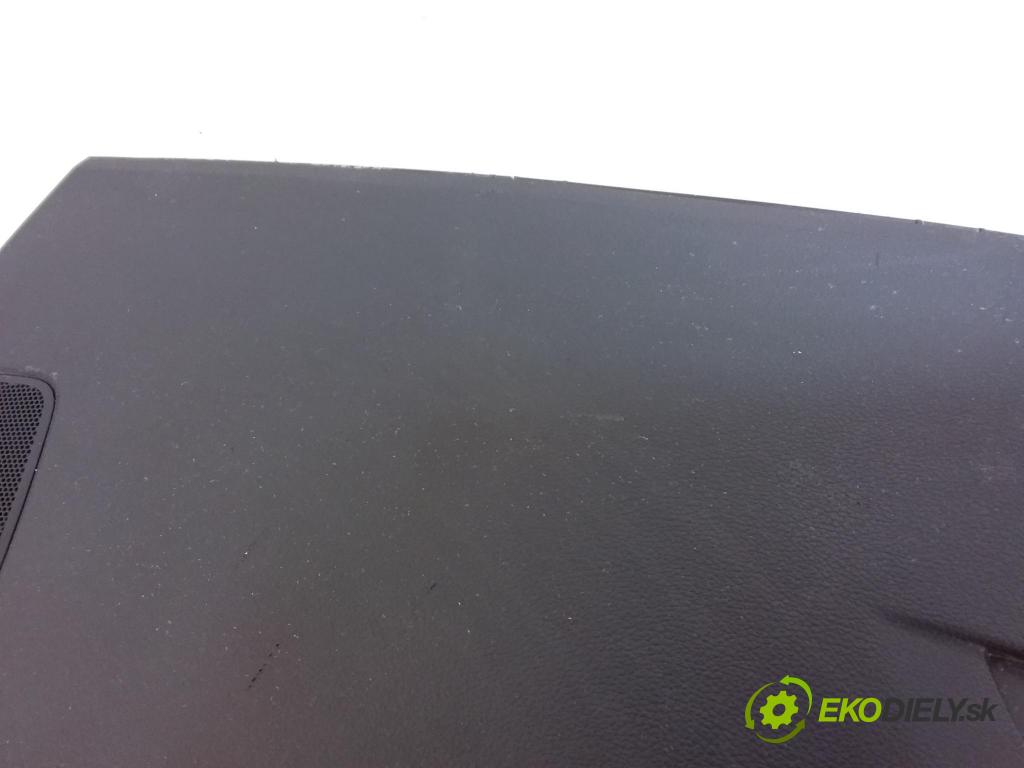 Opel Astra 2014 kokpit,pristrojová doska