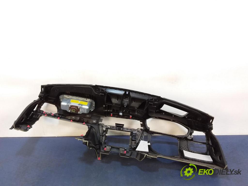 Bmw Seria 4 2013 kokpit,pristrojová doska